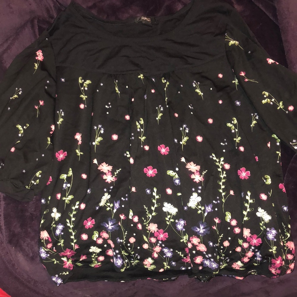 Black Flower print blouse (mid length sleeves)